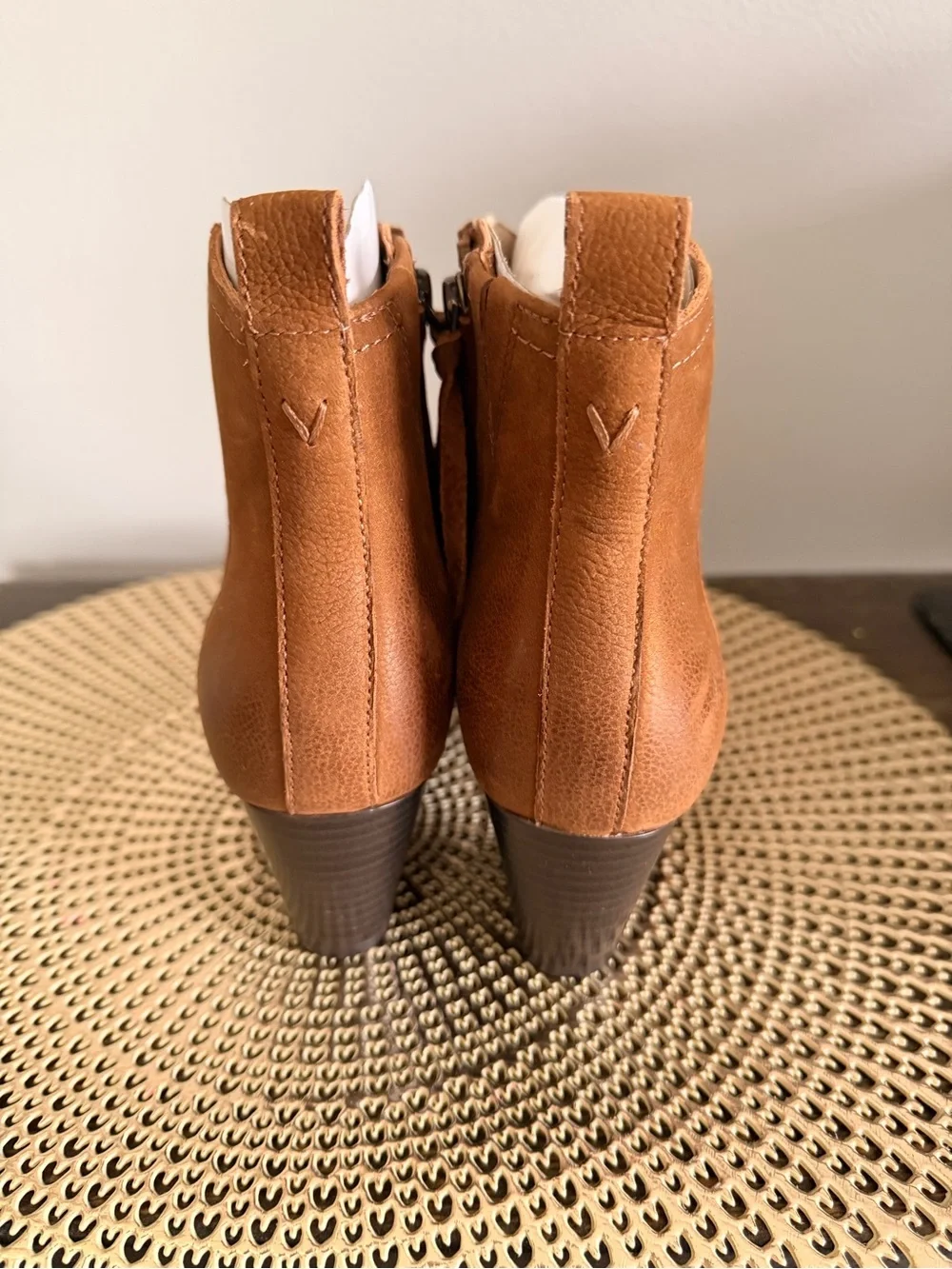 Vionic Raina Brown Leather Ankle Booties with Block Heel Size 6 NWOT